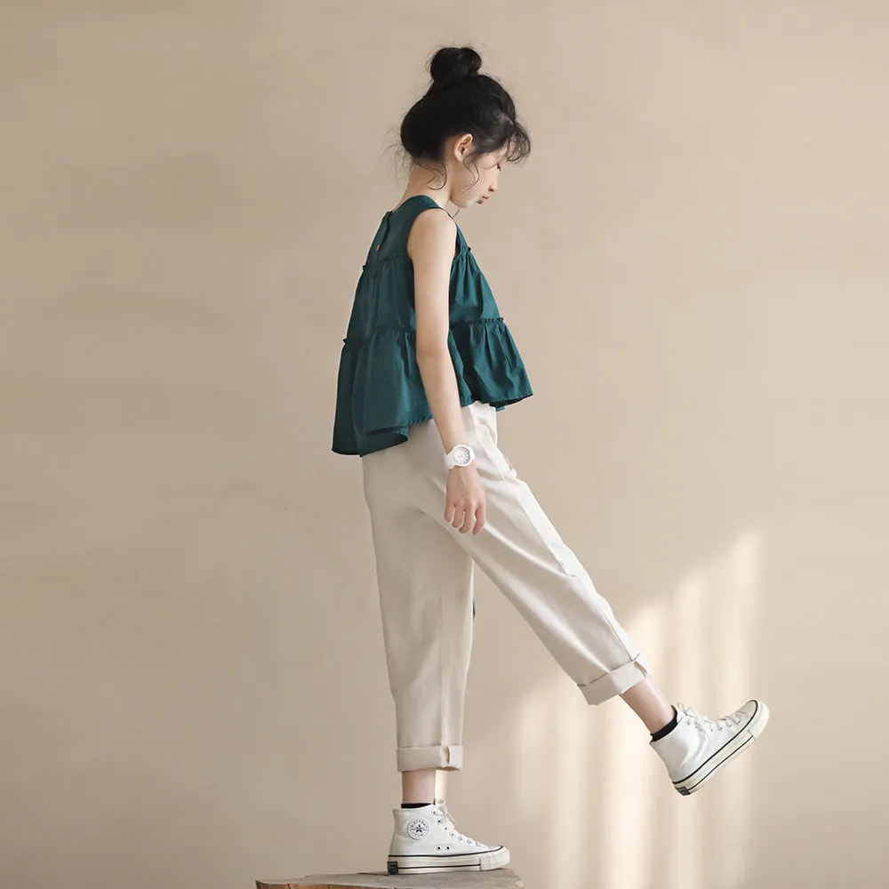 米白九分裤/ 荷叶边拼接上衣 Cropped Pants / Tiered Ruffle Blouse