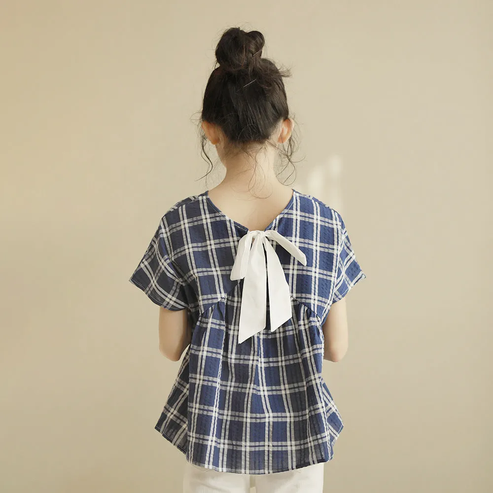 格子娃娃衫/ 白色牛仔裤 Navy Gingham Blouse/ Slim-Fit Jeans