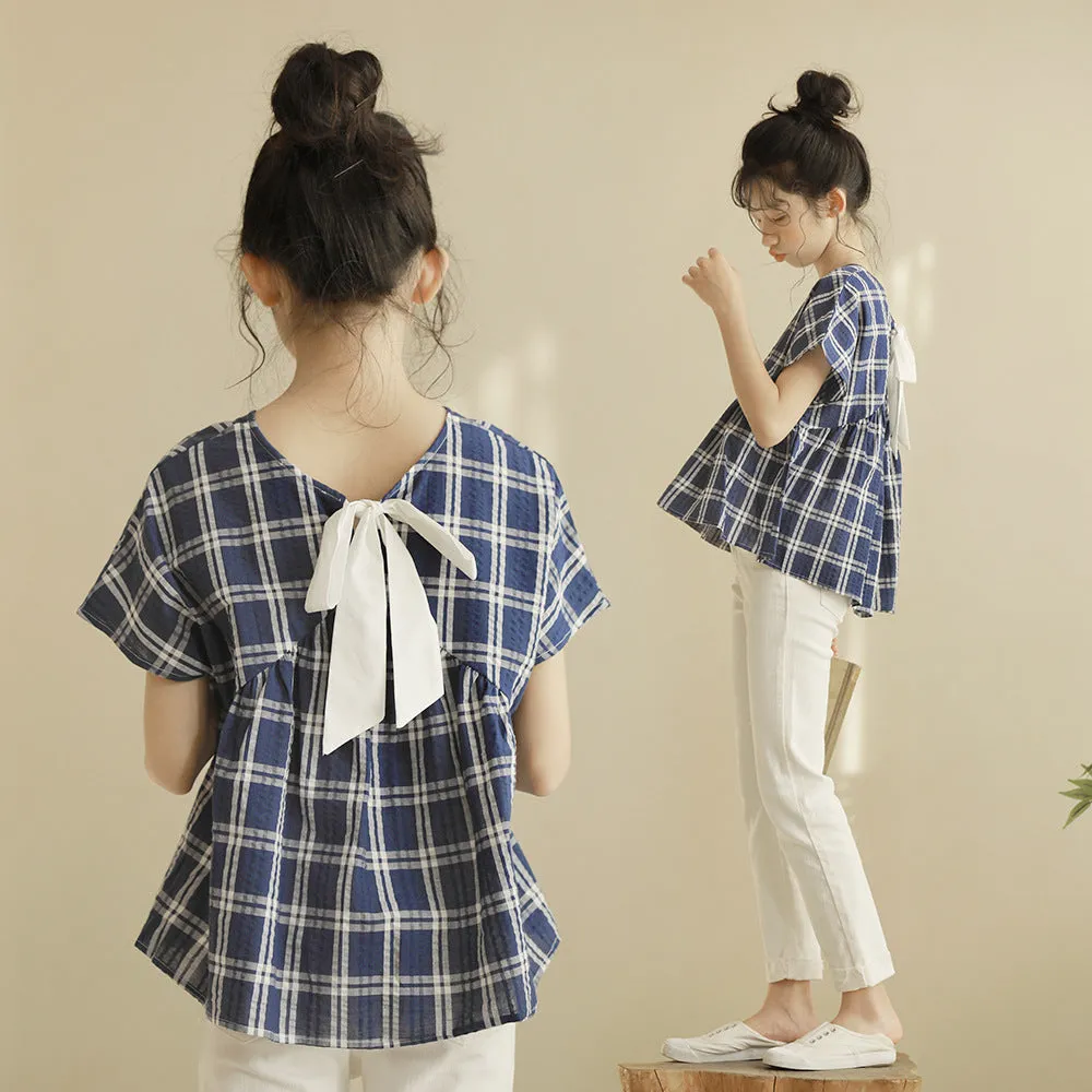 格子娃娃衫/ 白色牛仔裤 Navy Gingham Blouse/ Slim-Fit Jeans