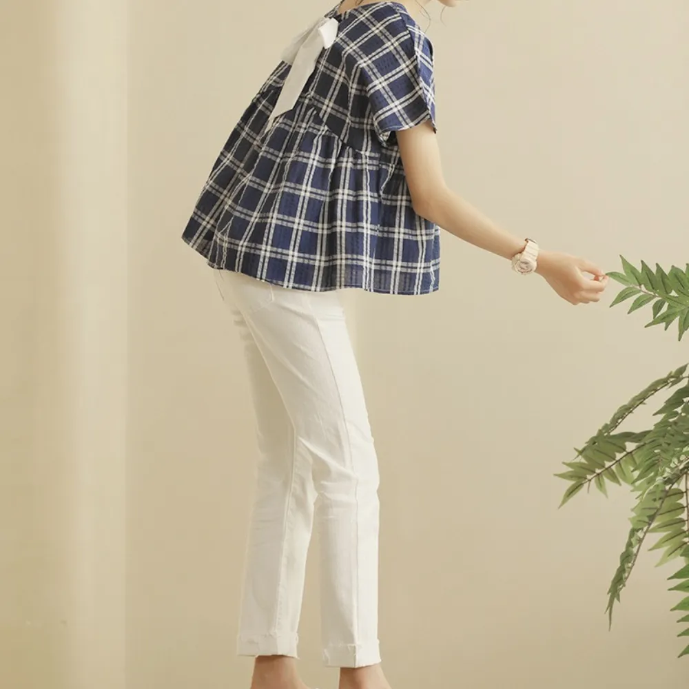 格子娃娃衫/ 白色牛仔裤 Navy Gingham Blouse/ Slim-Fit Jeans