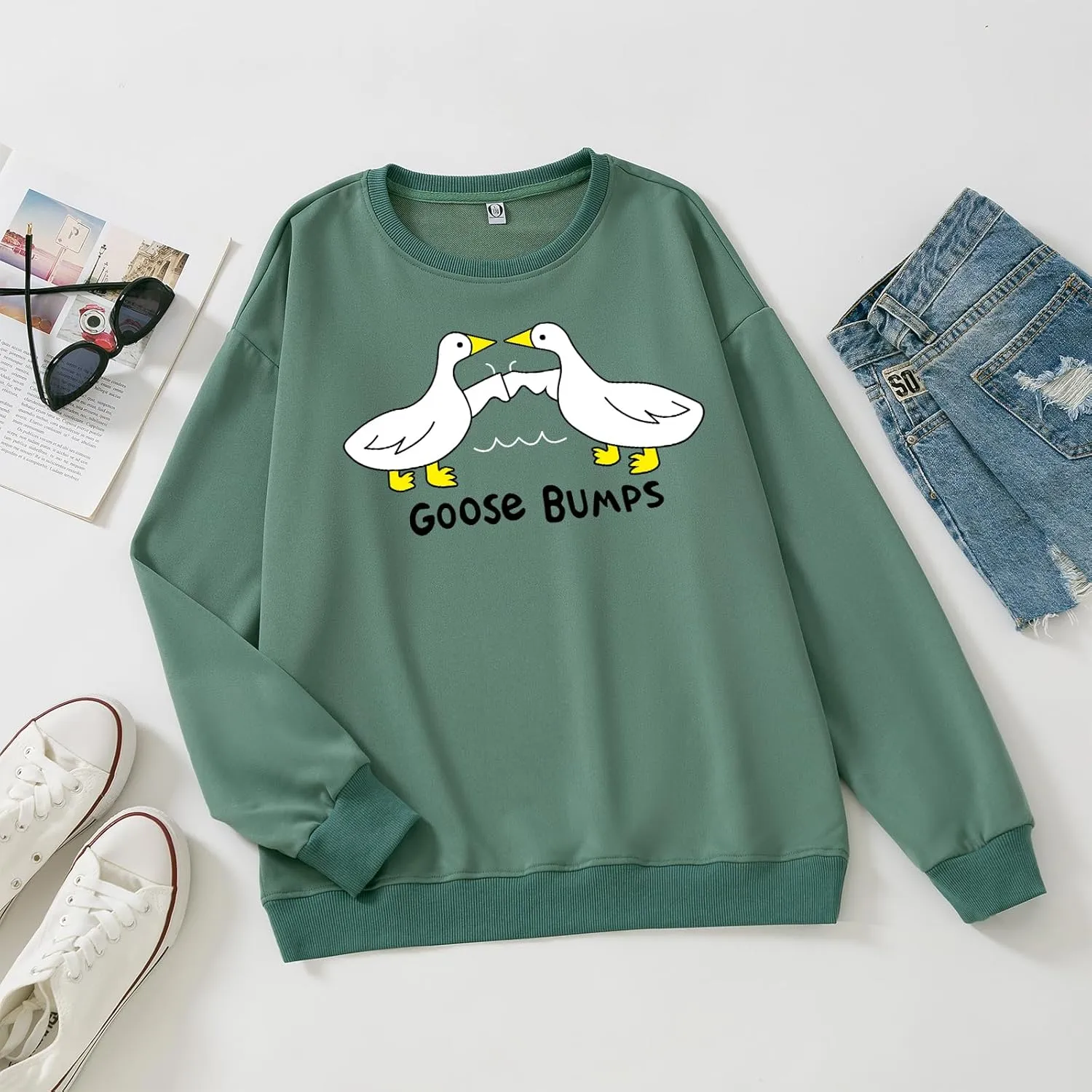 KIEKIECOO Funny Graphic Duck Crewneck Sweatshirts for Women Aesthetic Soft Long Sleeve Pullover Preppy Cute Fall Sweater