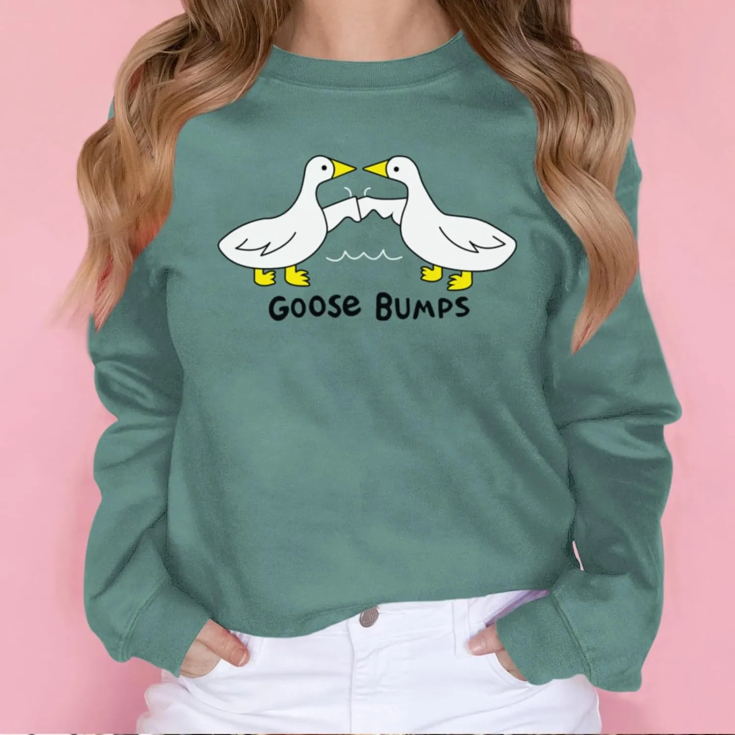 KIEKIECOO Funny Graphic Duck Crewneck Sweatshirts for Women Aesthetic Soft Long Sleeve Pullover Preppy Cute Fall Sweater