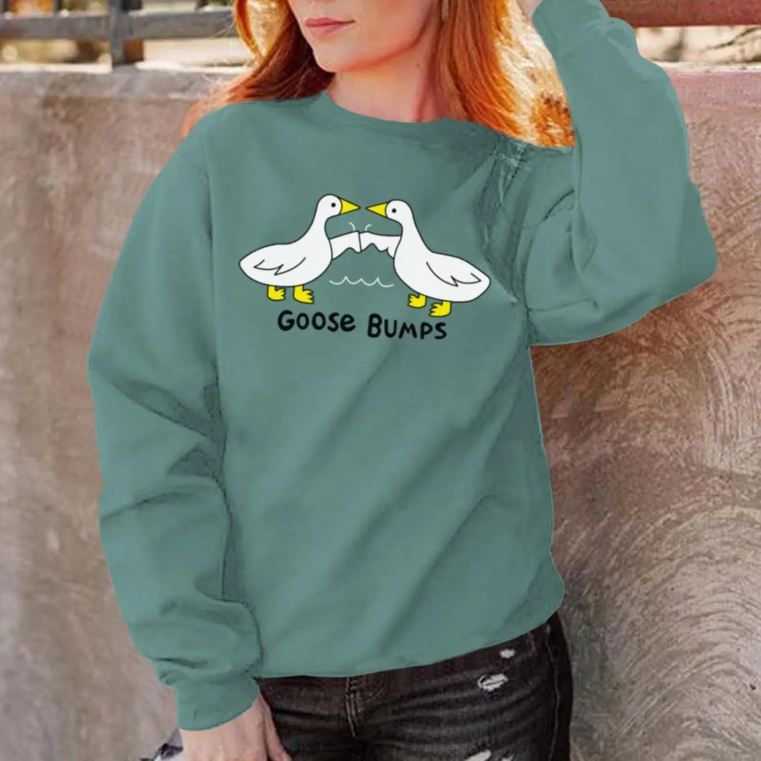 KIEKIECOO Funny Graphic Duck Crewneck Sweatshirts for Women Aesthetic Soft Long Sleeve Pullover Preppy Cute Fall Sweater