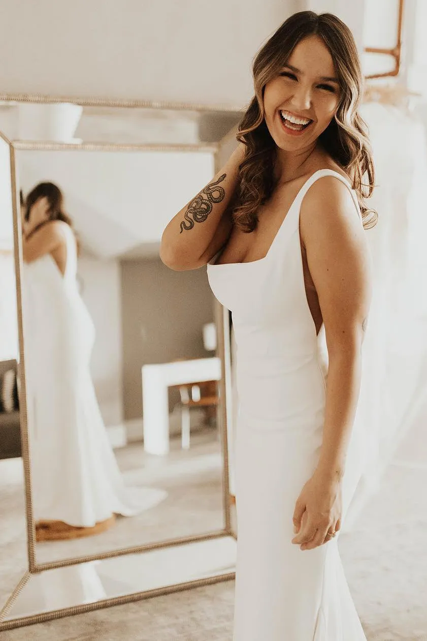 Luolandi Sexy Straps Square Neck Mermaid Satin Open Back Wedding Dresses Sexy