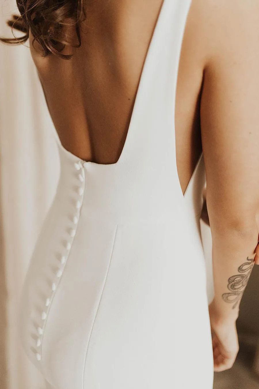 Luolandi Sexy Straps Square Neck Mermaid Satin Open Back Wedding Dresses Sexy