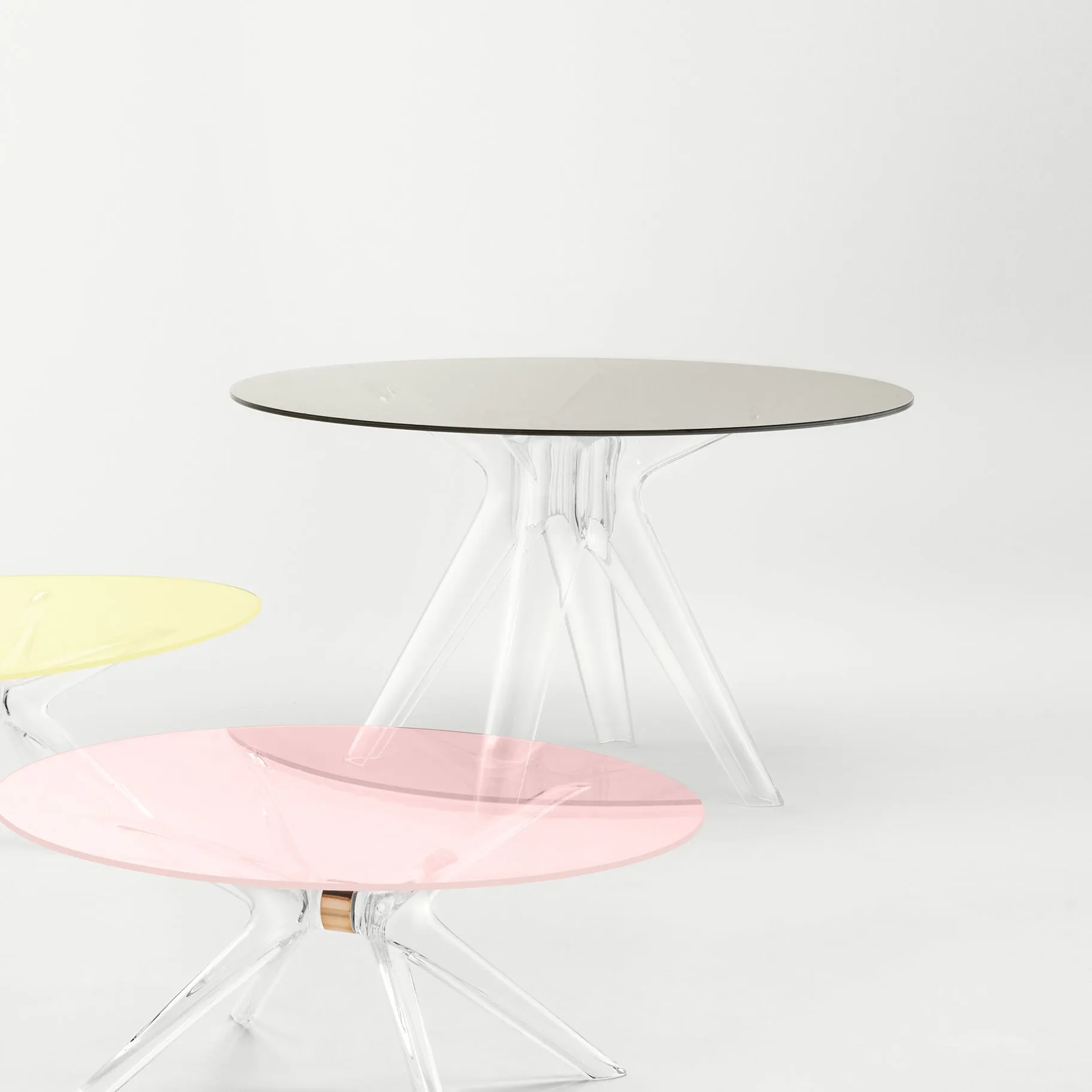 Sir Gio Round Table
