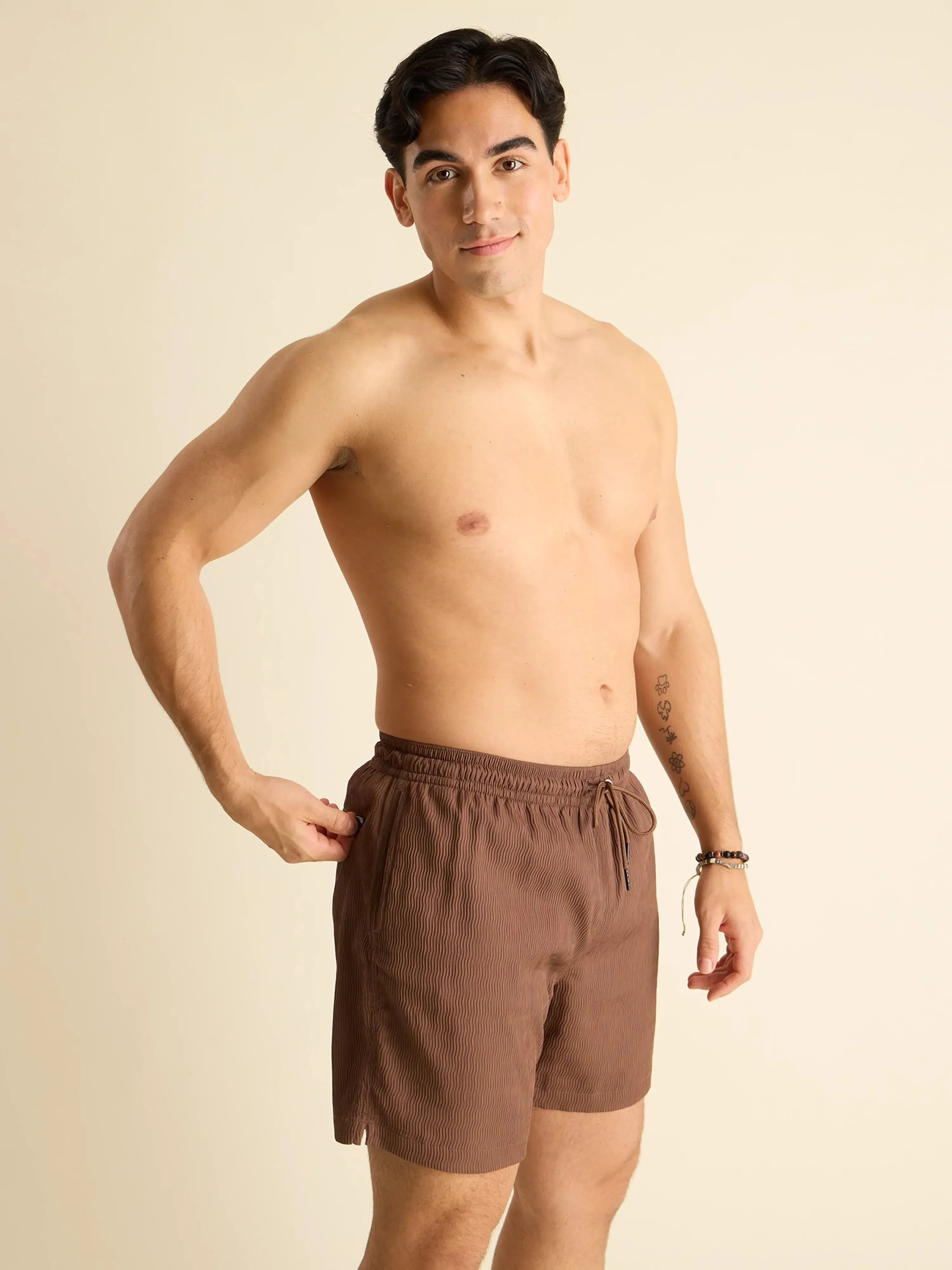The Hot Chocolates 5.5" (Textured Lined Swim)