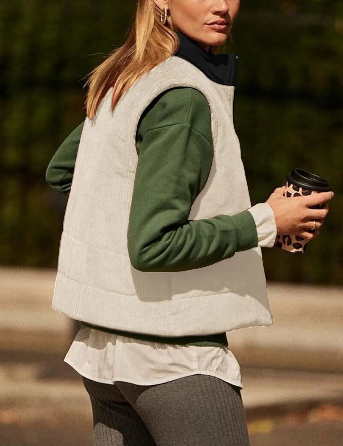 Women Corduroy Puffer Vest Cropped Sleeveless Jacket Puffy Stand Collar Gilet Coat Zip Up Outwear with Pockets