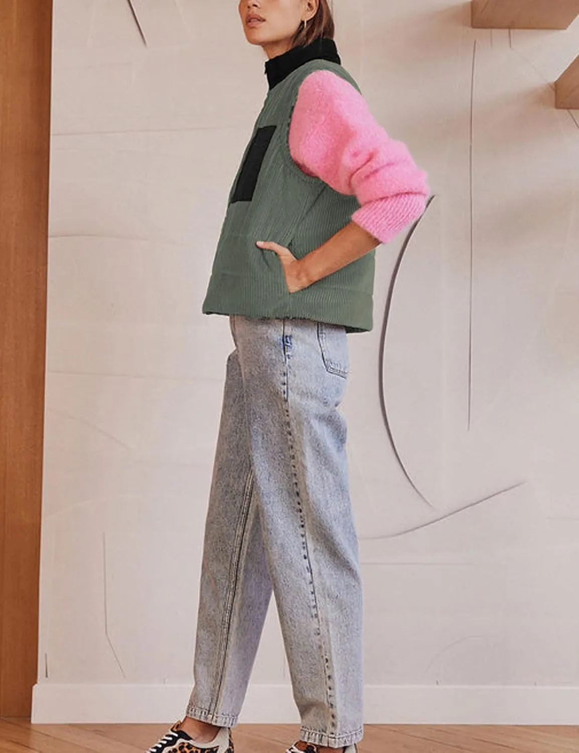 Women Corduroy Puffer Vest Cropped Sleeveless Jacket Puffy Stand Collar Gilet Coat Zip Up Outwear with Pockets